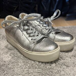 Kenneth Cole New York Silver and White Sneakers